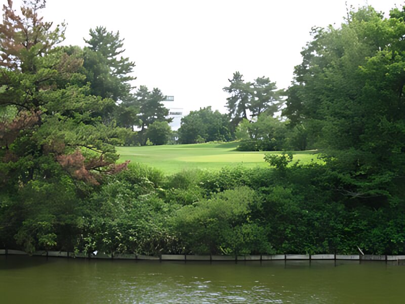 Hikarioka Public Golf Course