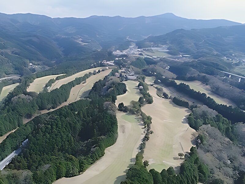 Ozu Golf Club