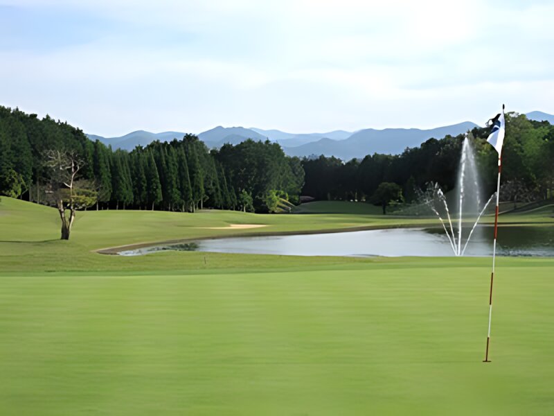 The Classic Golf Club