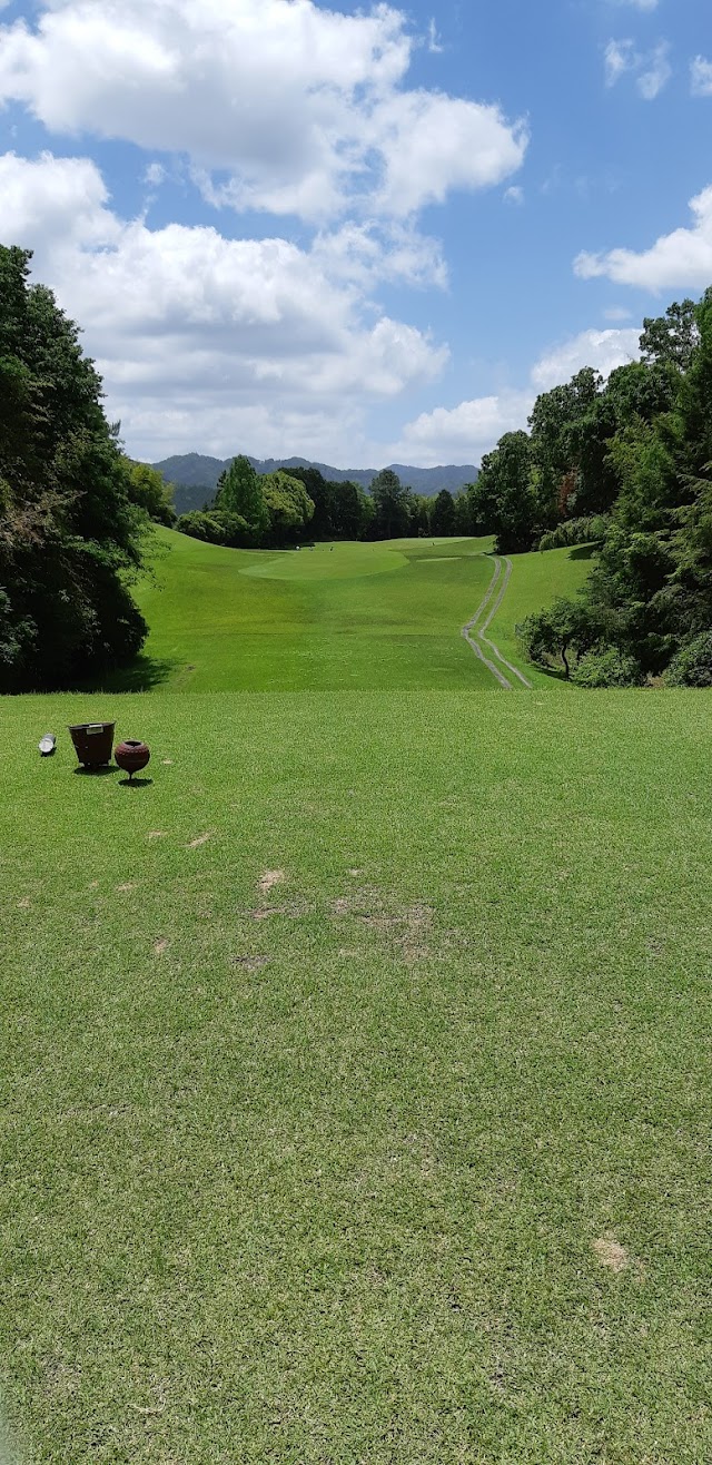 青山台ゴルフ倶楽部 - Photo 1