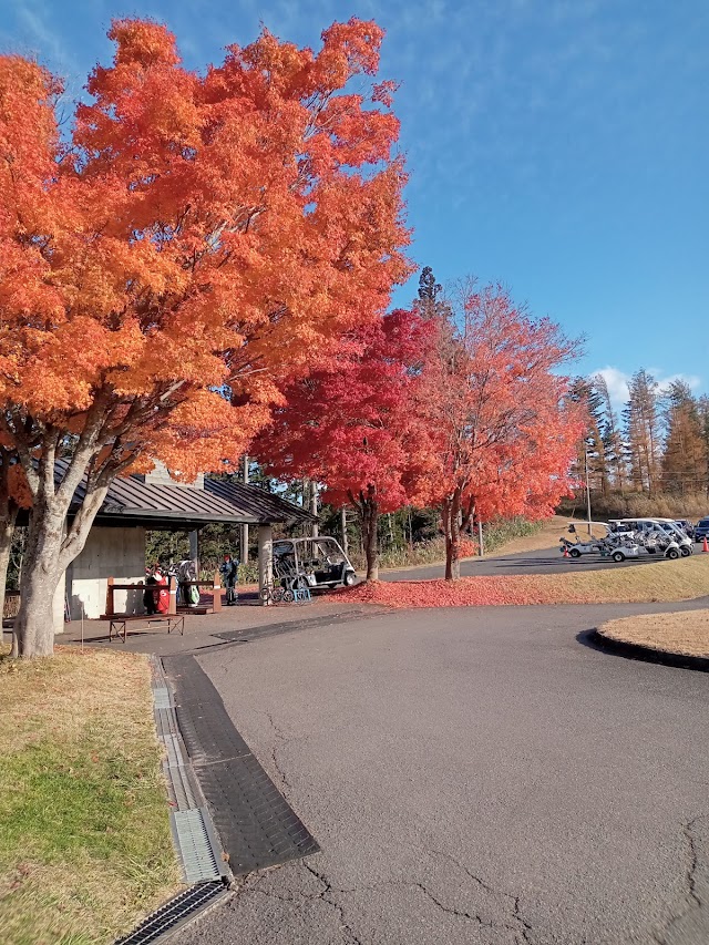 びわの平ゴルフ倶楽部 - Photo 2