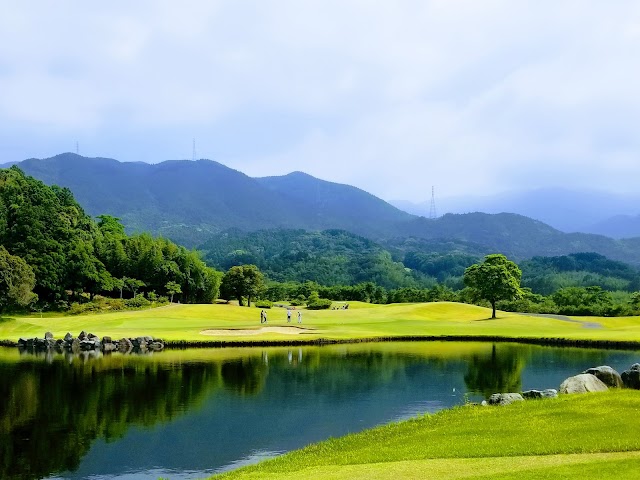 福岡雷山ゴルフ倶楽部 - Photo 1