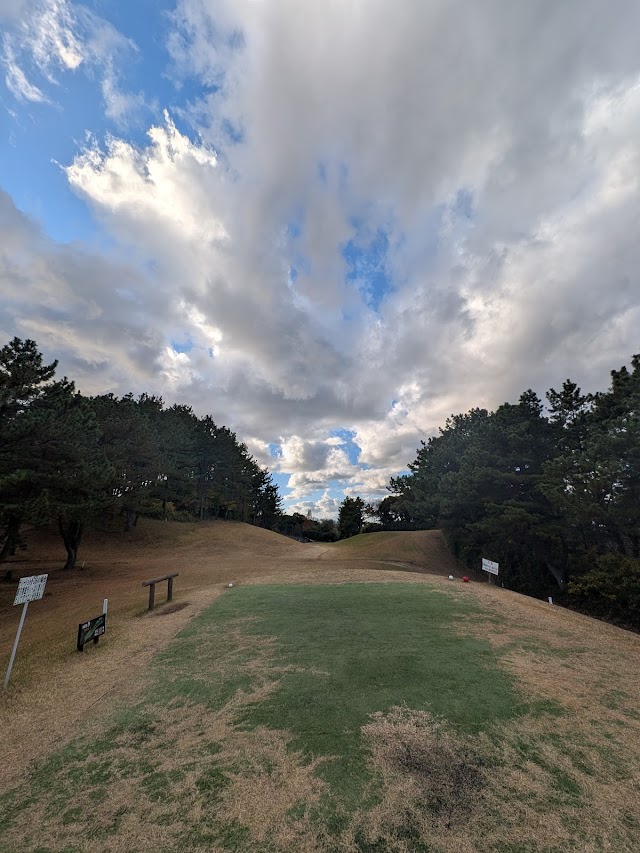葉山パブリックゴルフコース・練習場 - Photo 2
