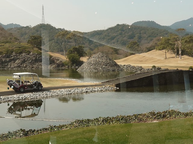 九州ゴルフ倶楽部　八幡コース - Photo 2