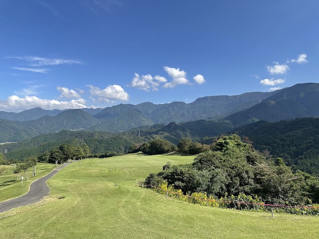 松山国際ゴルフ倶楽部 - Photo 4