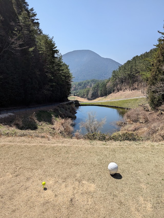 松山ロイヤルゴルフ倶楽部 - Photo 1
