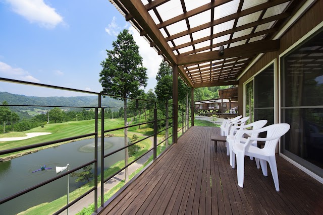 美濃白川ゴルフ倶楽部 飛水峡コース - Photo 1