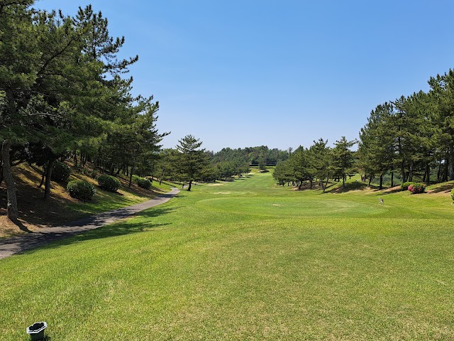 新居浜カントリー倶楽部 - Photo 1