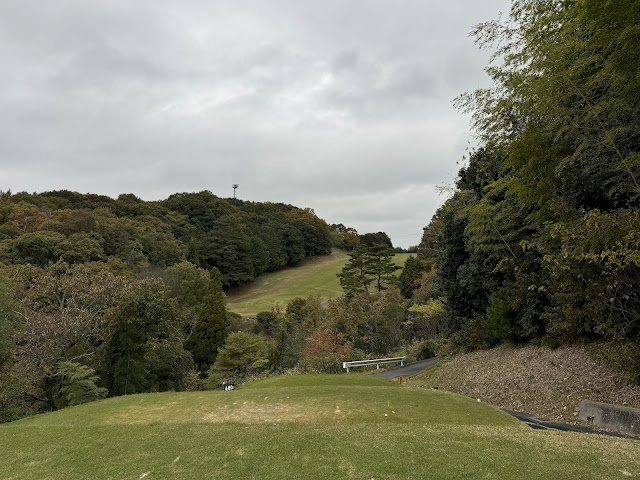 岡山カントリークラブ　桃の郷コース - Photo 1