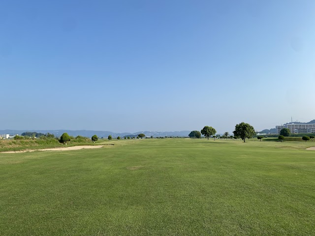 岡山霞橋ゴルフ倶楽部 - Photo 1