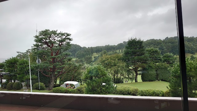 立川国際カントリー倶楽部 - Photo 1