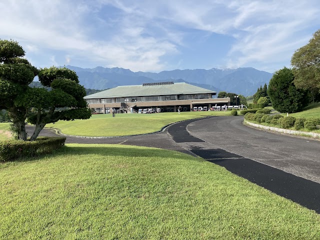 タカガワ新伊予ゴルフ倶楽部 - Photo 2