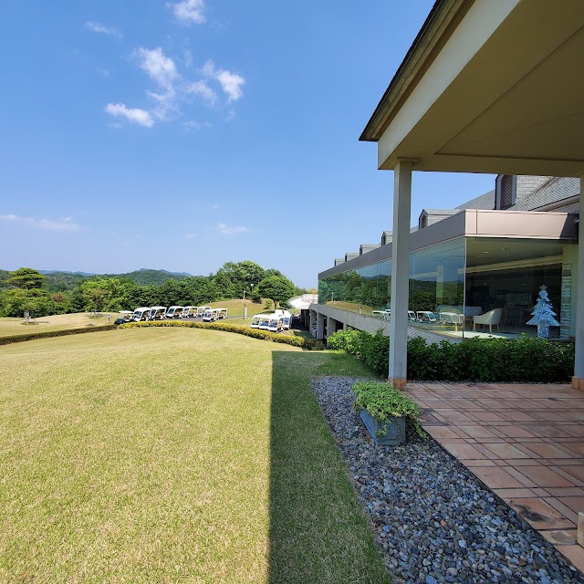 鷹の巣ゴルフクラブ - Photo 3