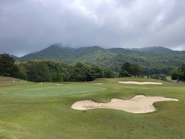 山口レインボーヒルズ泉水原ゴルフクラブ - Photo 1