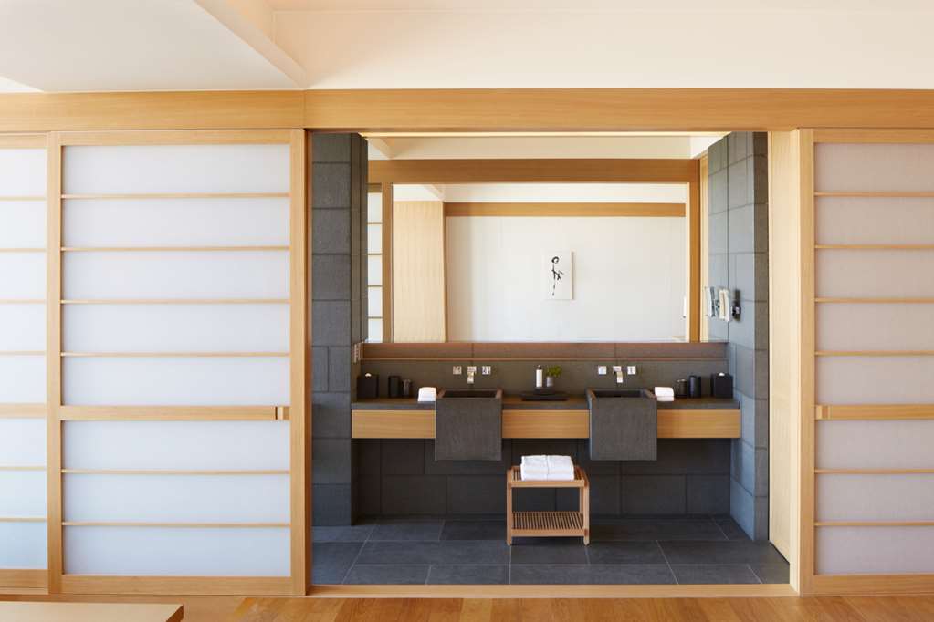 Aman Tokyo — hotel-room-interior 2