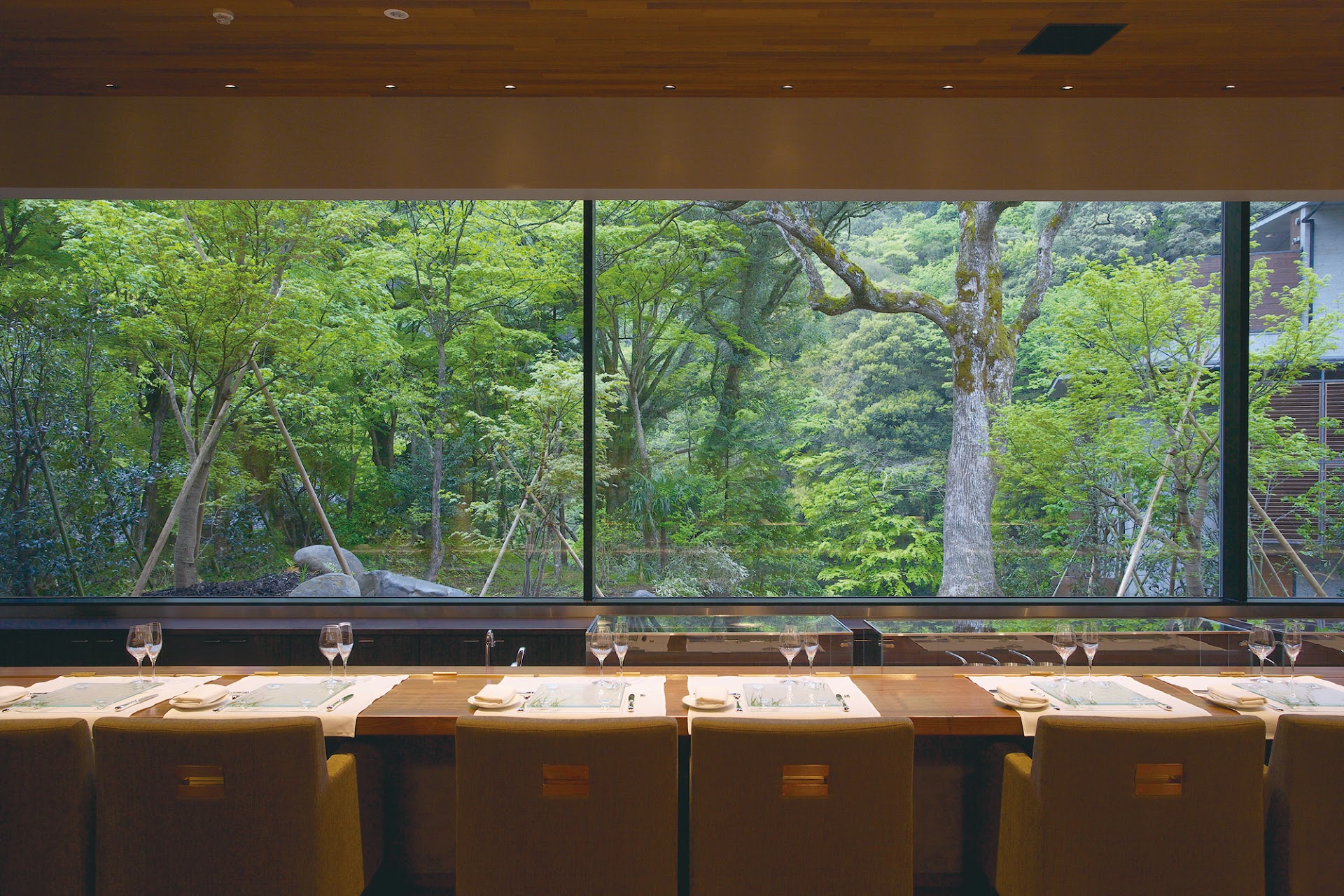Arcana Izu — hotel-restaurant-interior 1