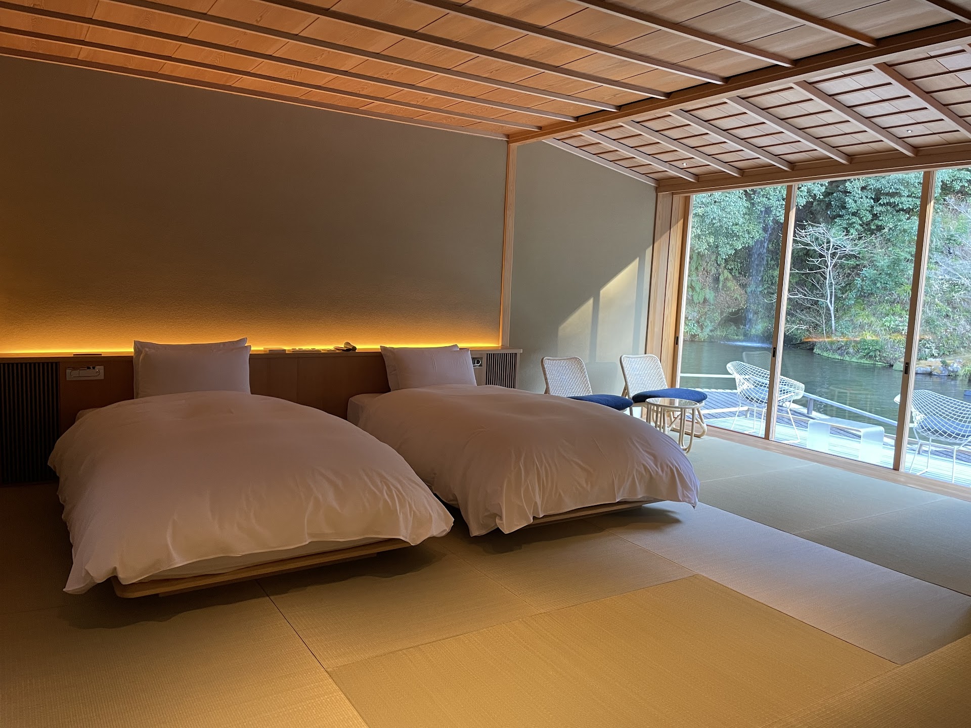 Asaba — hotel-room-interior 2