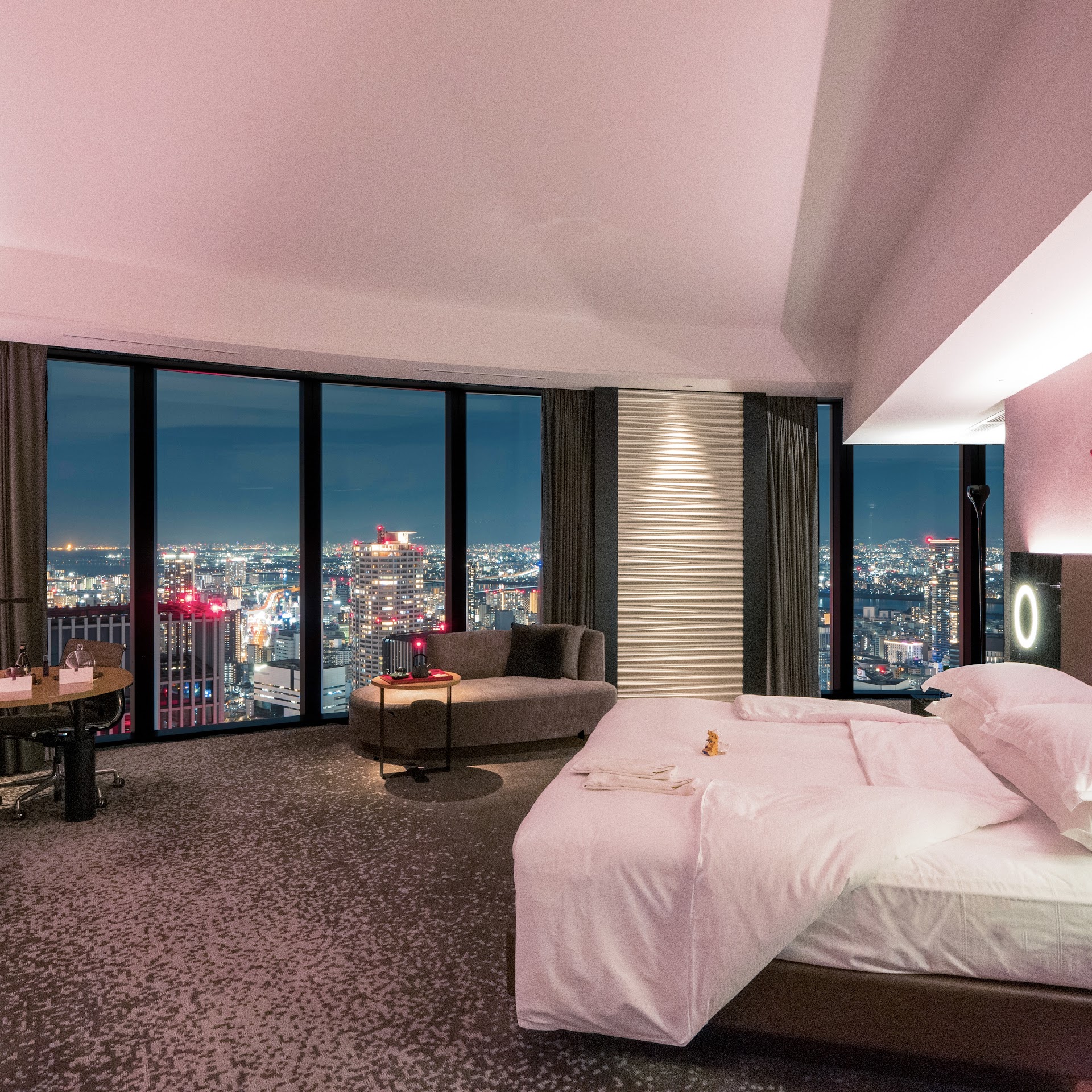 Conrad Osaka — hotel-room-interior 1