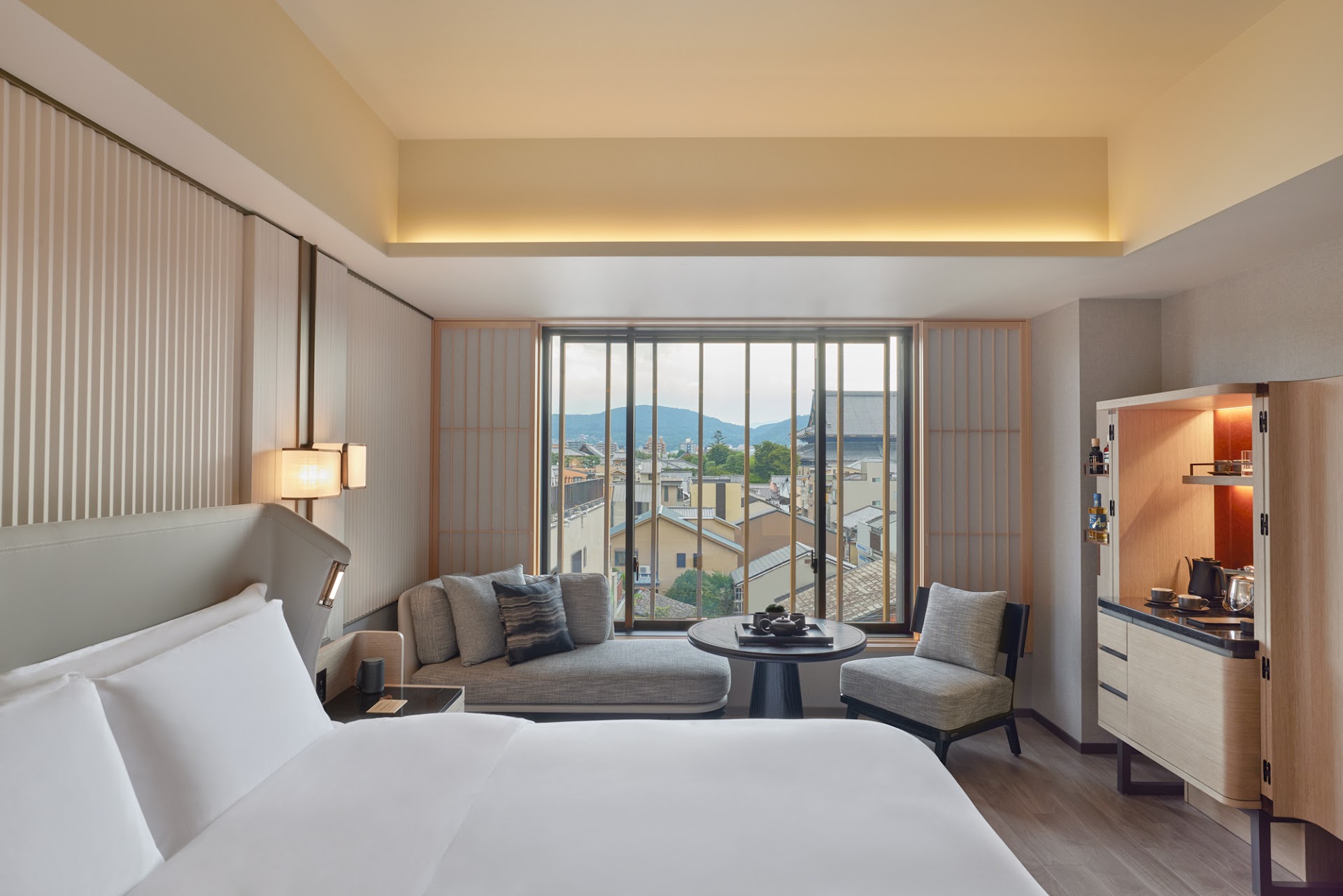 Dusit Thani Kyoto — hotel-room-interior 1