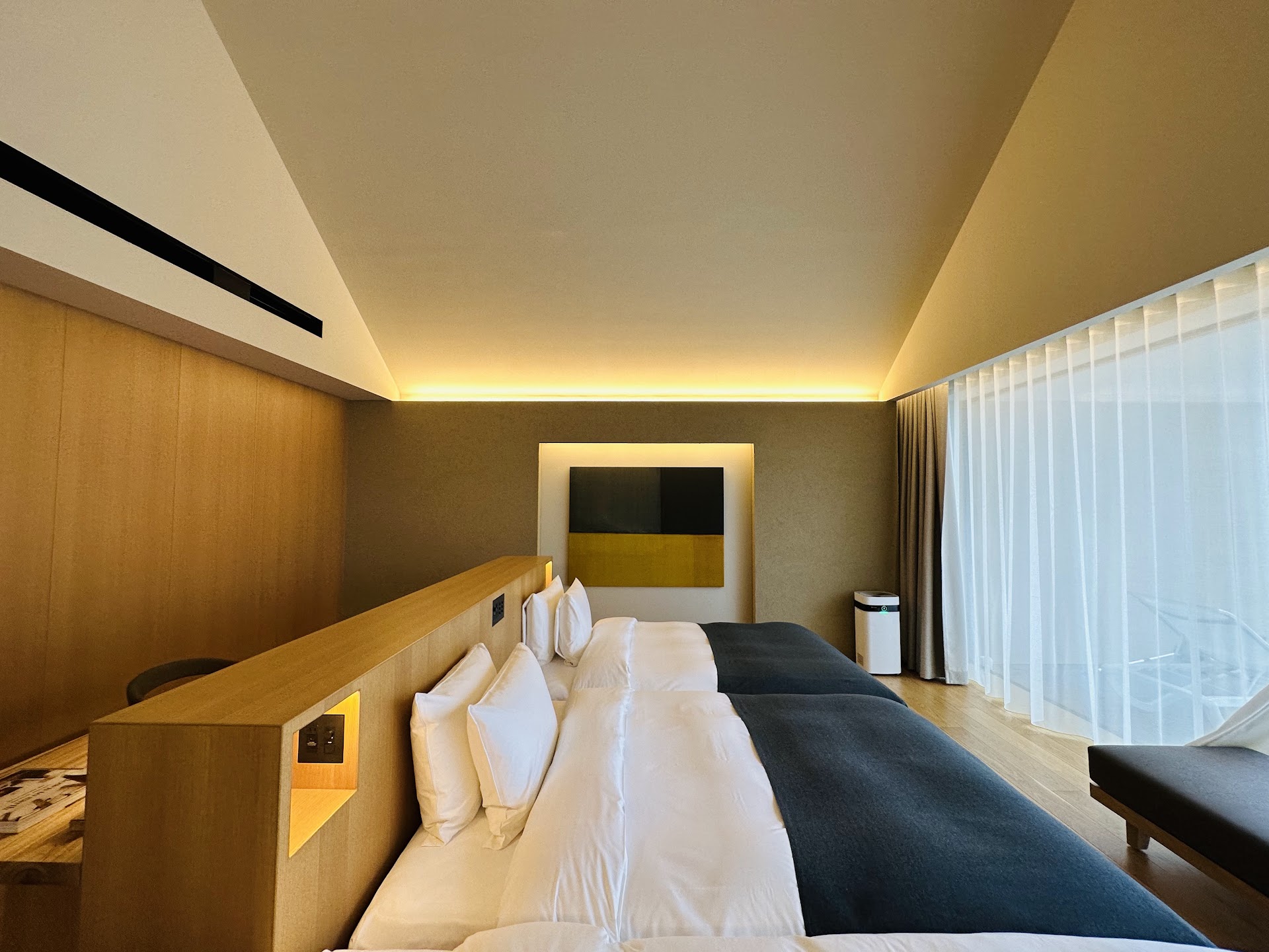 ENOWA YUFUIN — hotel-room-interior 1