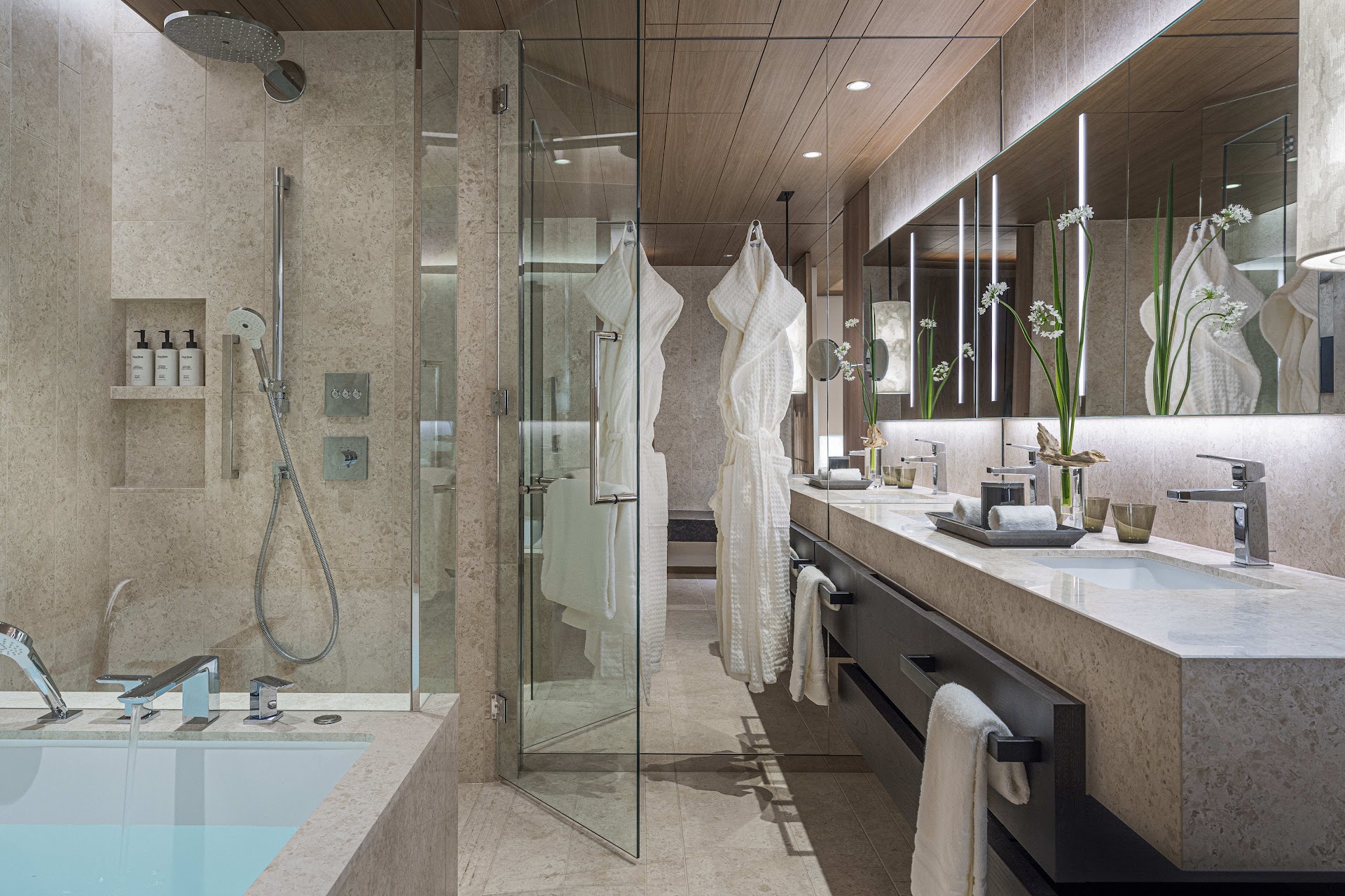 Four Seasons Hotel Osaka — hotel-room-interior 4