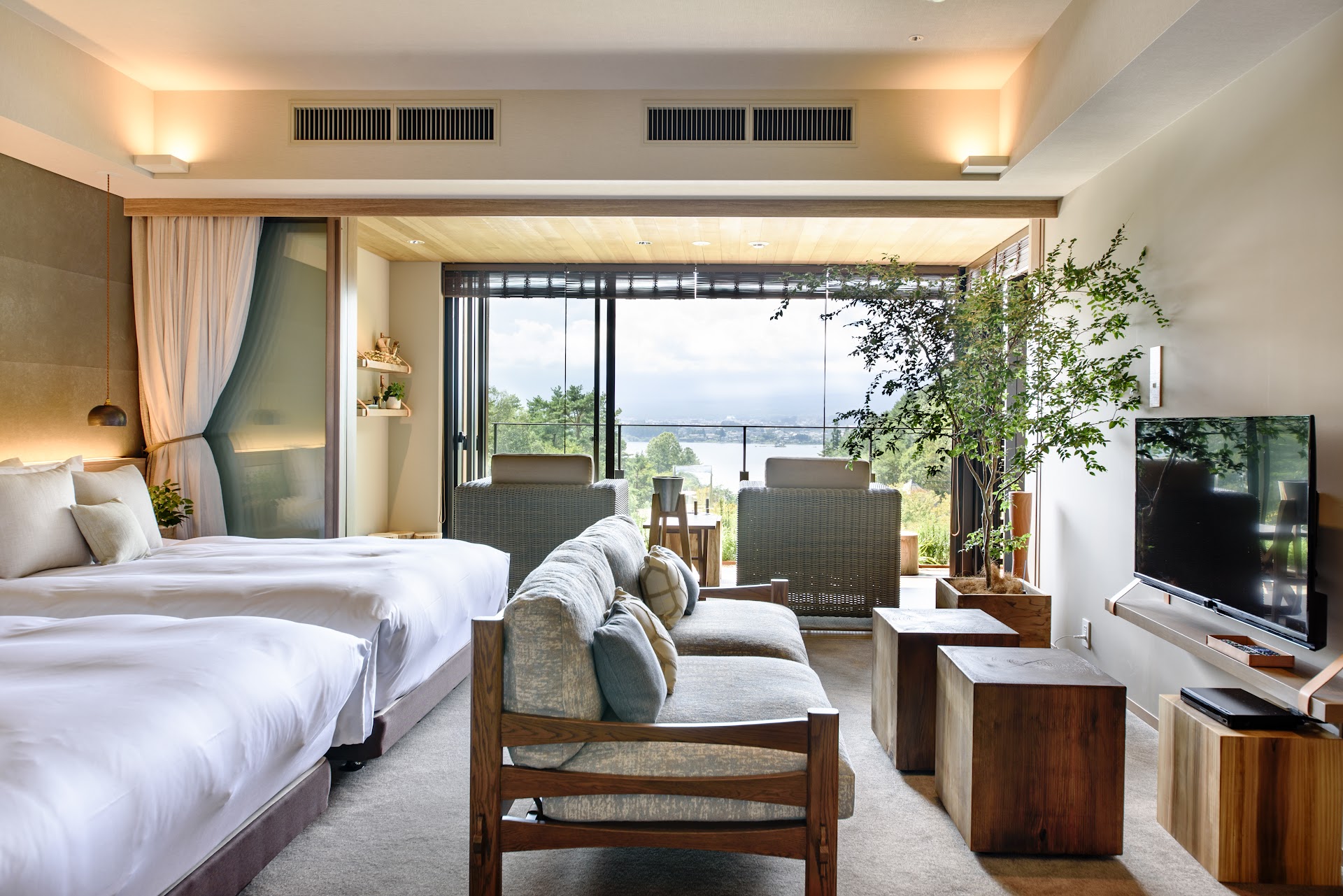 FUFU Kawaguchiko — hotel-room-interior 1