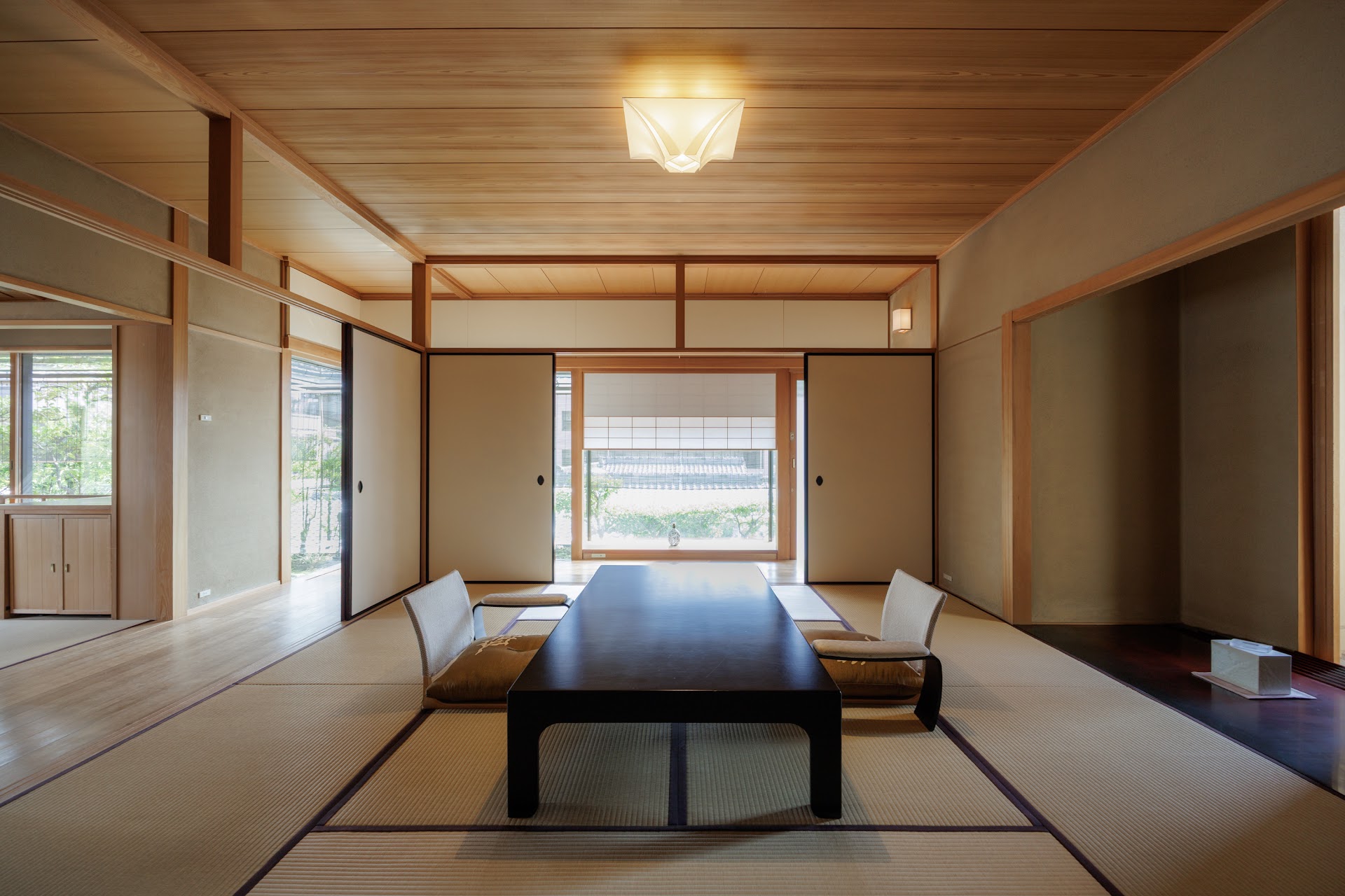 Hiiragiya — hotel-room-interior 1