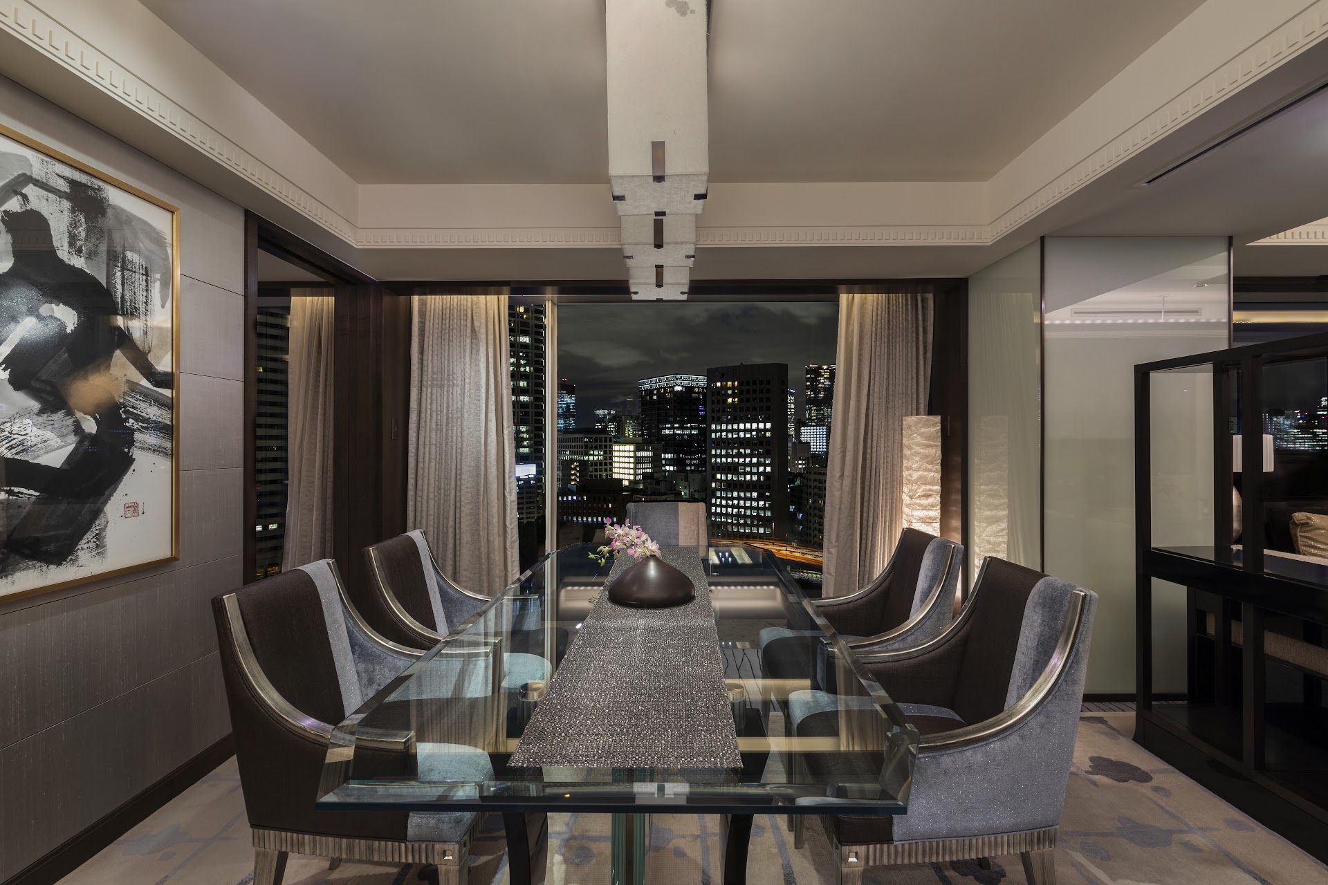 Hotel New Otani Tokyo — Executive House ZEN — hotel-room-interior 1