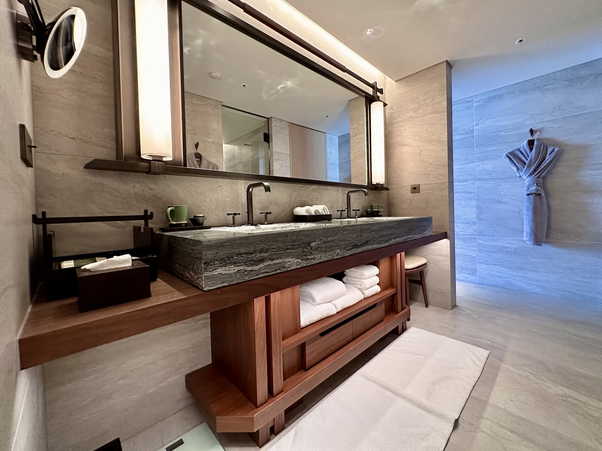 HOTEL THE MITSUI KYOTO — hotel-room-interior 2