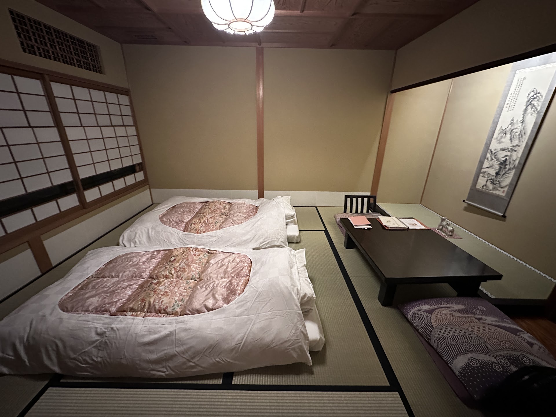 Kanamean Nishitomiya — hotel-room-interior 1