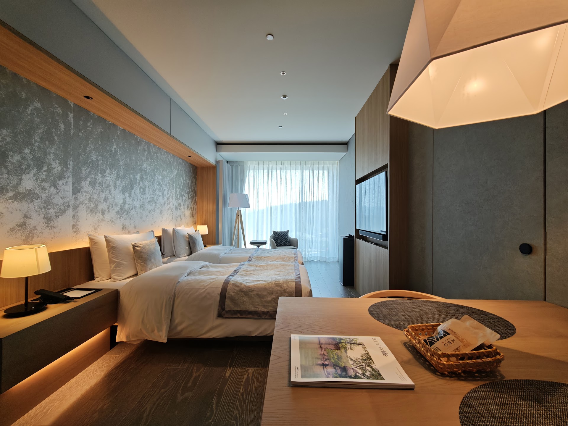 Muwa Niseko — hotel-room-interior 1