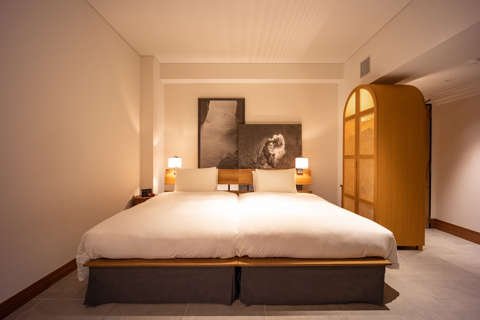 One Suite THE GRAND — hotel-room-interior 1