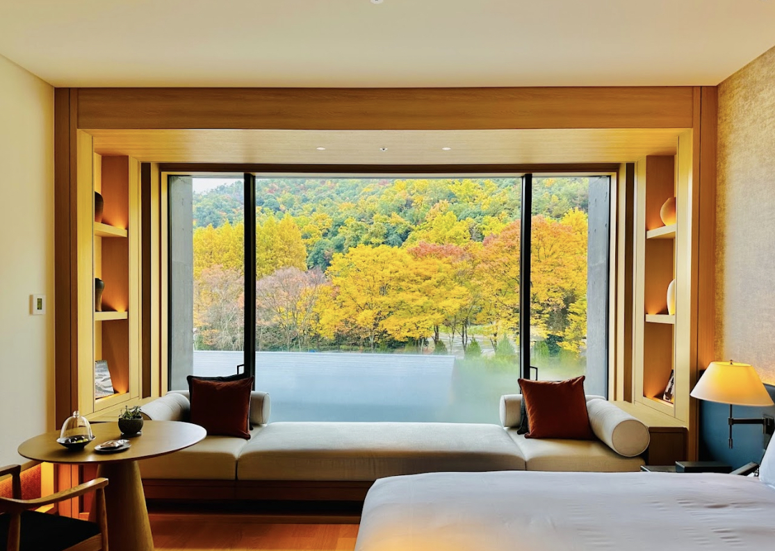 ROKU KYOTO — LXR Hotels & Resorts — hotel-room-interior 2