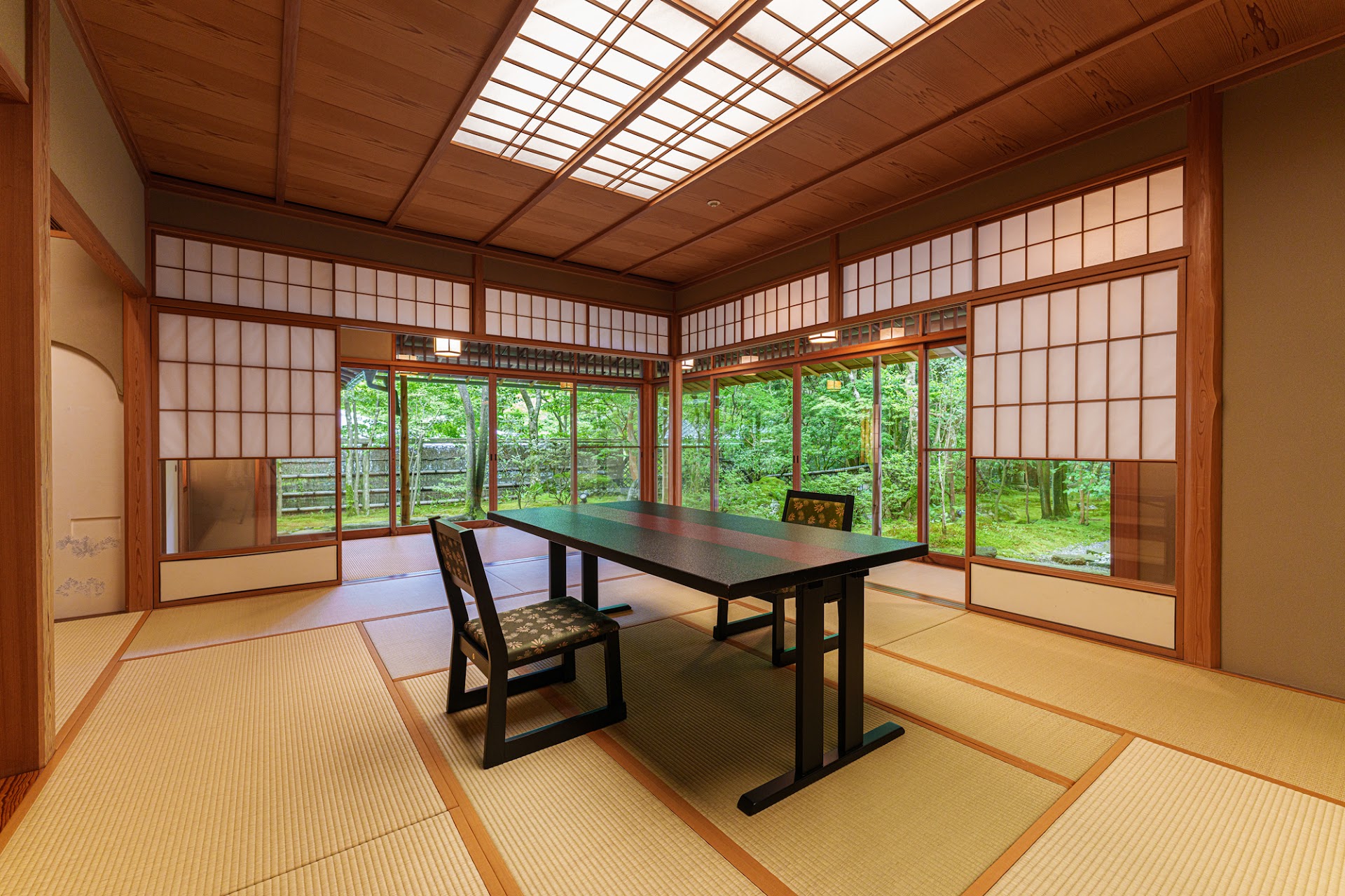 RYOTEI HANZUIRYO — hotel-room-interior 1